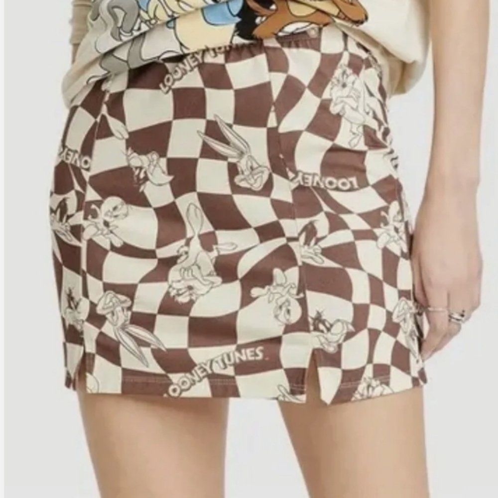 Women's Looney Tunes Plus Size Graphic Mini Skirt - Brown
